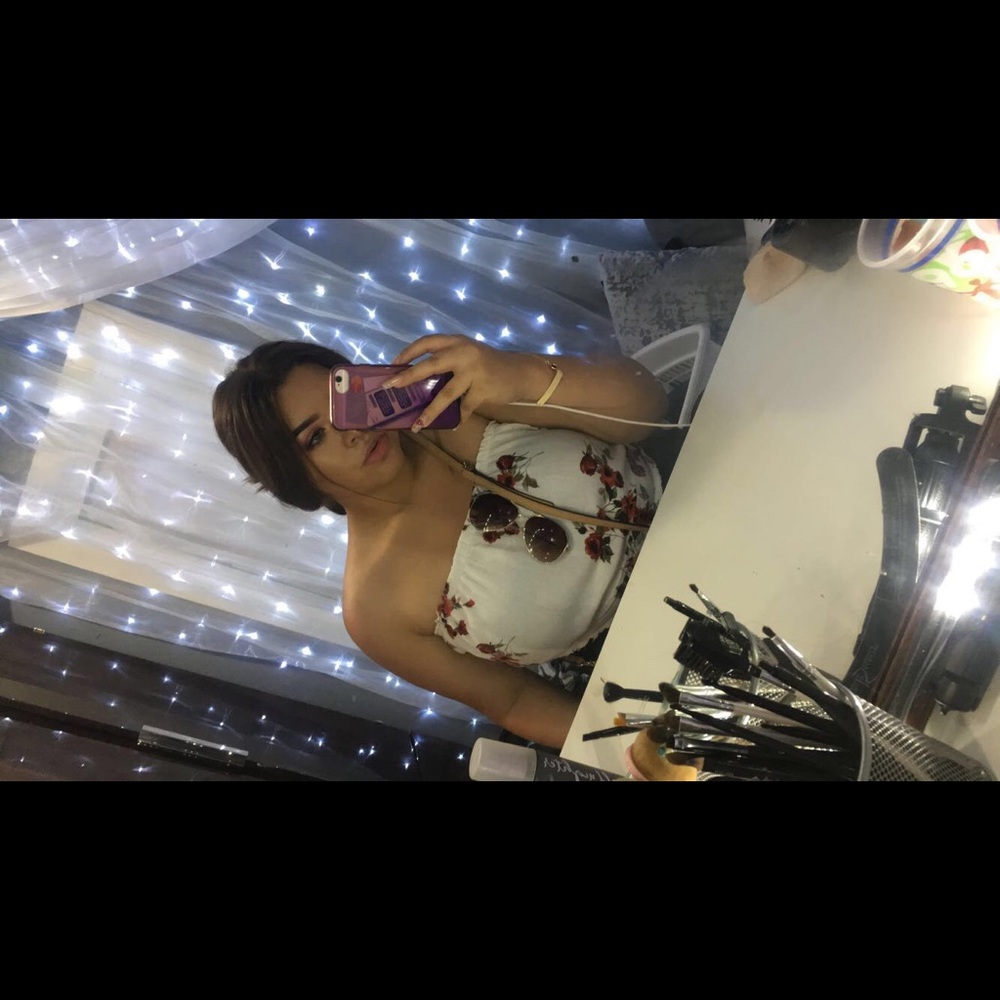 Meet your Posher, Iris